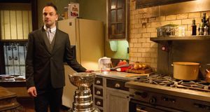 Elementary - Staffel 3 Episode 22: Mitten Durch